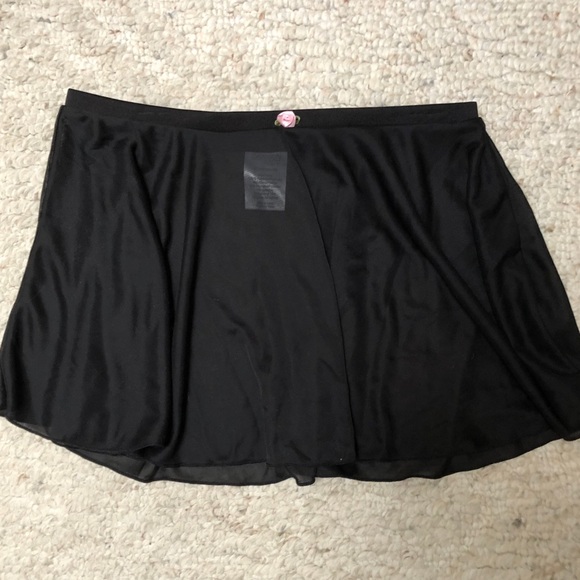 Children’s Black Chiffon Rose Skirt by Danskin - Picture 1 of 3